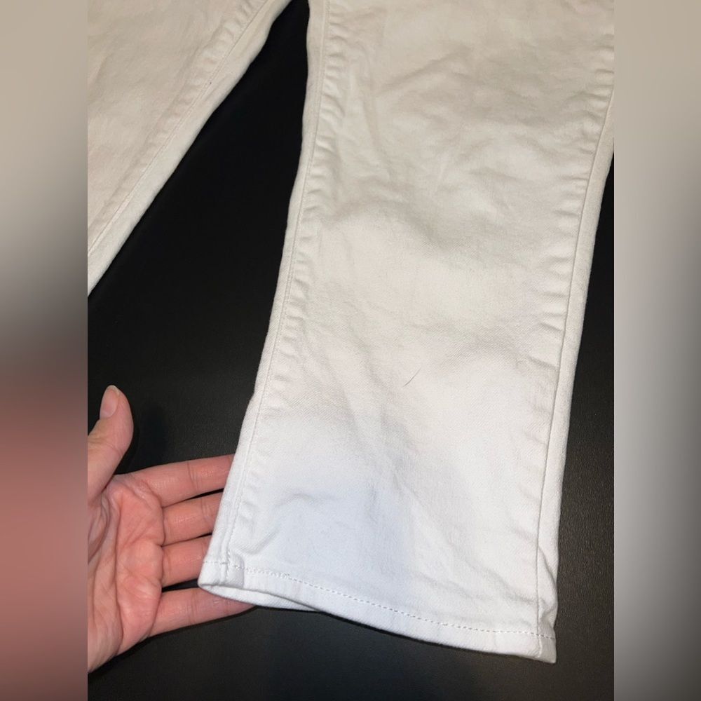 Levi's Solid White 311 Shaping Denim Jean Capris Size 32 EUC - Picture 3 of 8